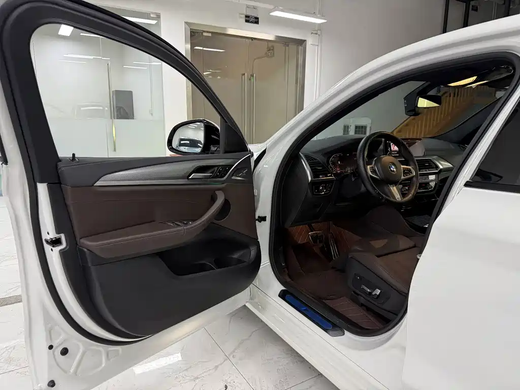 BMW X4 xDrive 25 i M Sport Package