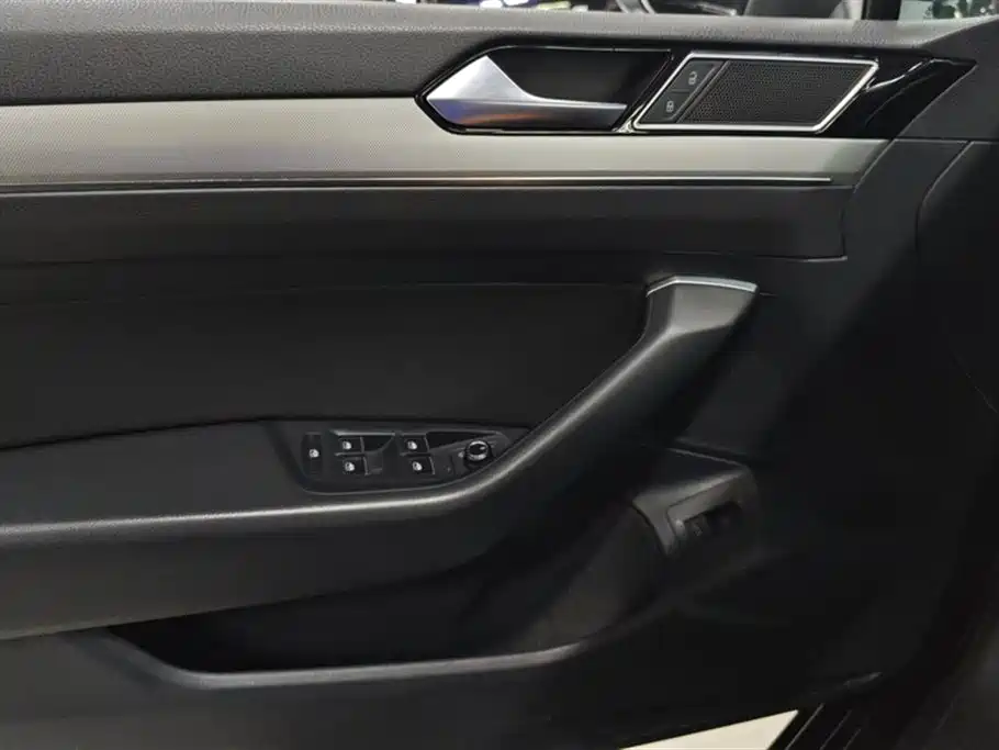 Magotan 330 TSI DSG Leading