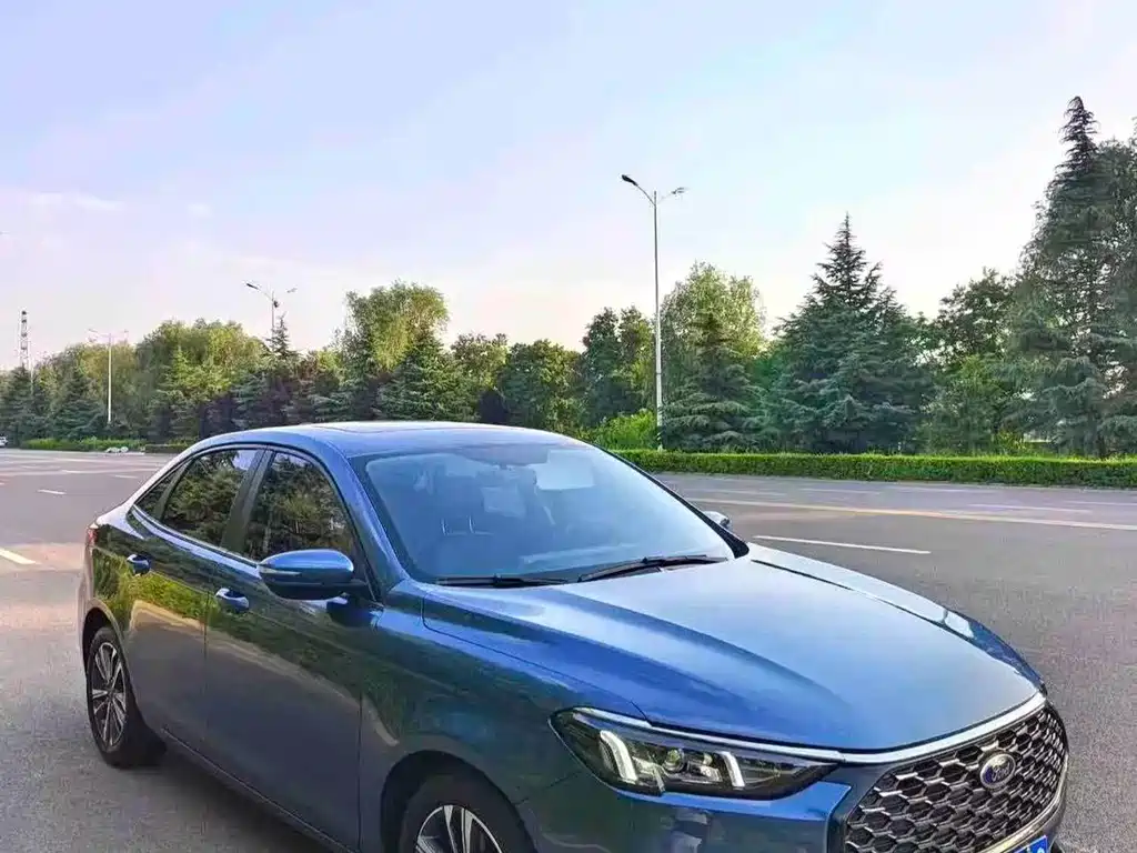 Escort 1.5 L Auto Diamond