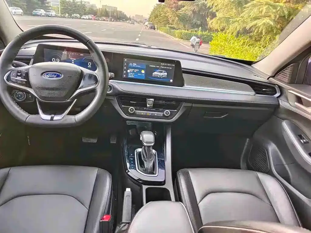 Escort 1.5 L Auto Diamond