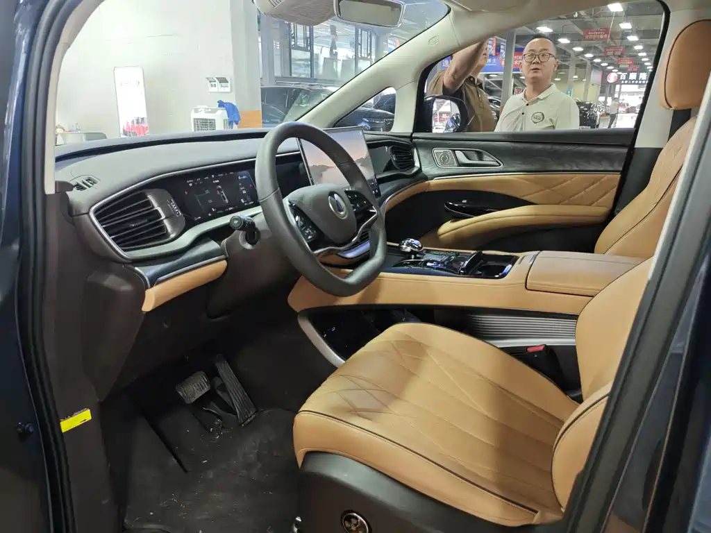 Denza D9 DM-i 1050 Premium