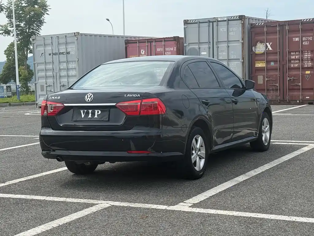 Lavida Facelift Classic 1.6 L Auto Style