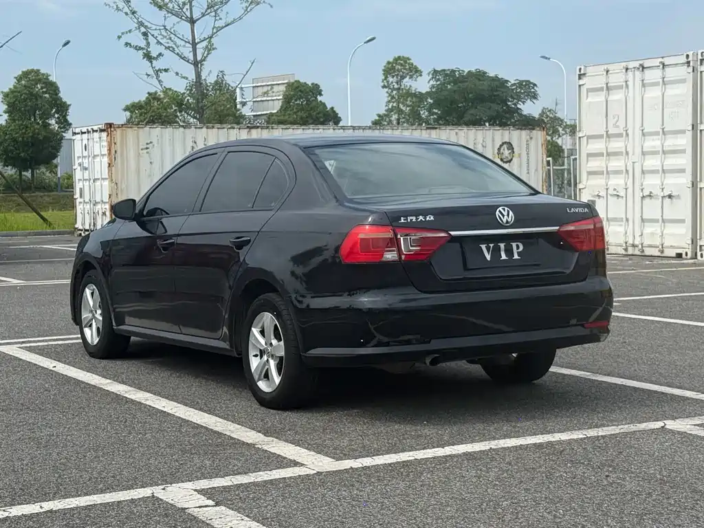 Lavida Facelift Classic 1.6 L Auto Style