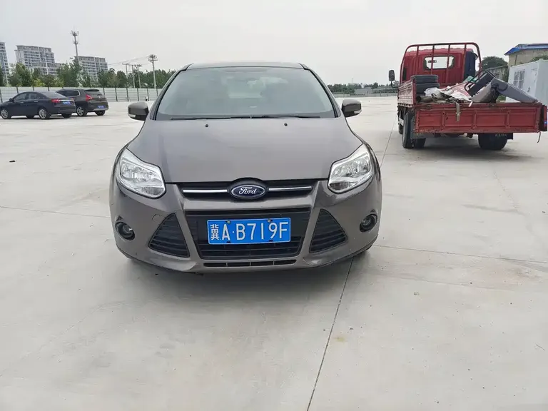 Ford Focus Sedan 1.6 L Auto Comfort