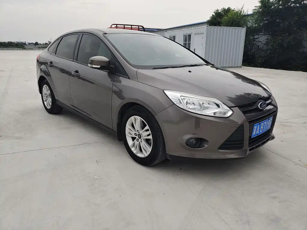 Focus Sedan 1.6 L Auto Comfort