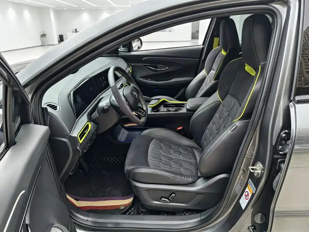Changan UNI-T 1.5 T Sport Distinguished