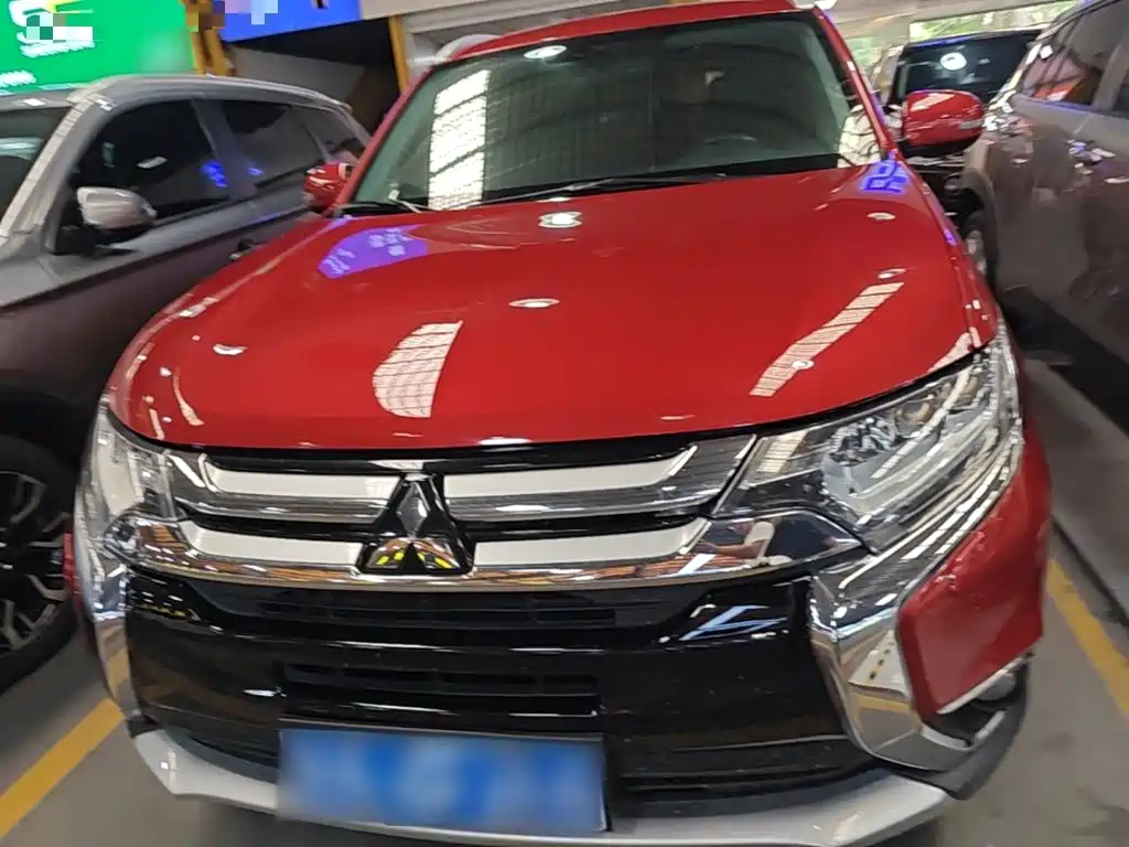 Outlander 2.4 L 4 WD Elite 5-seat