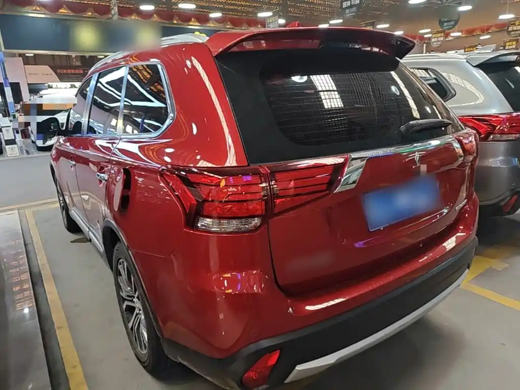 Outlander 2.4 L 4 WD Elite 5-seat