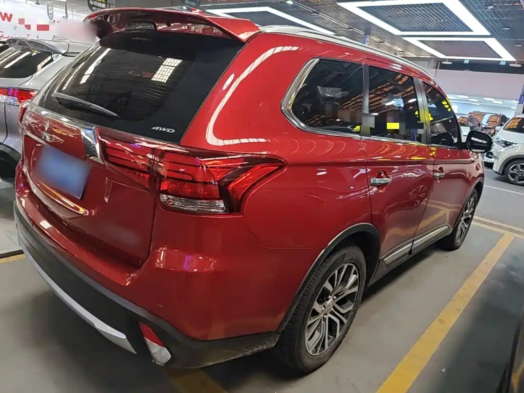Outlander 2.4 L 4 WD Elite 5-seat