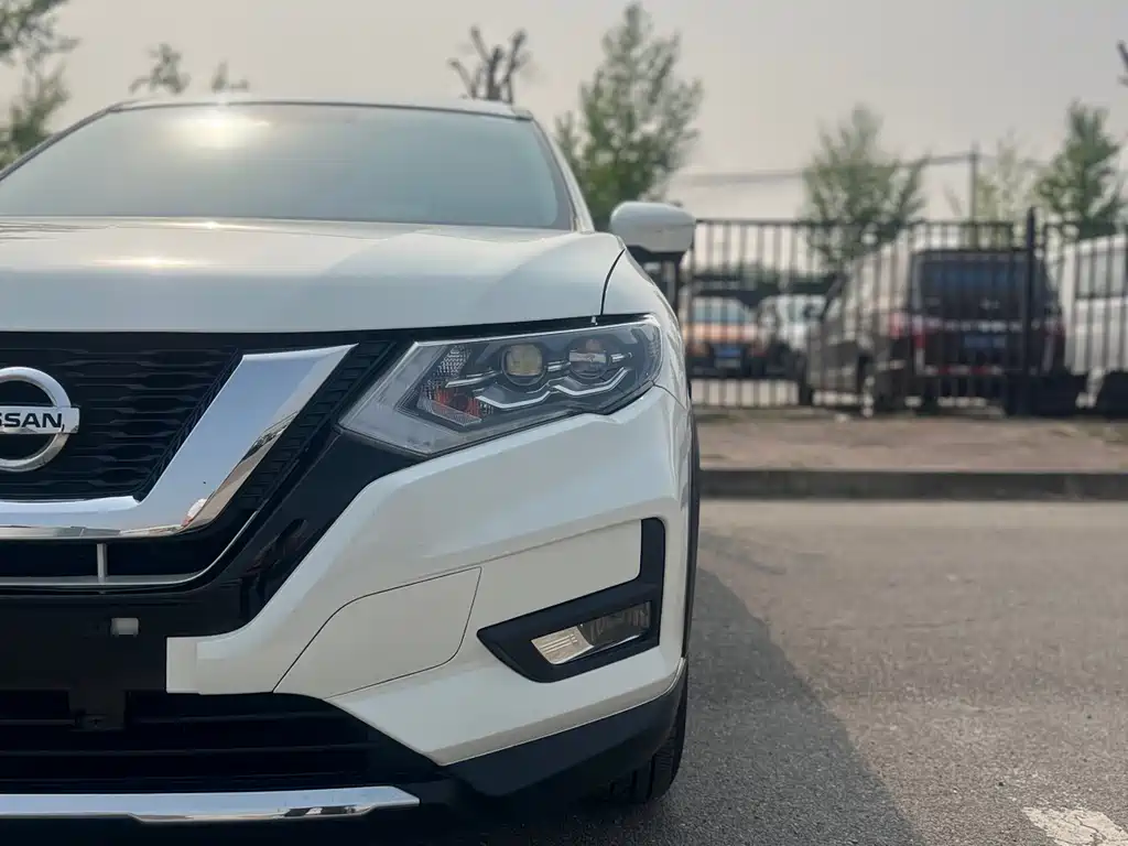 X-Trail 2.0 L XL Premium CVT 2 WD Connected Premium