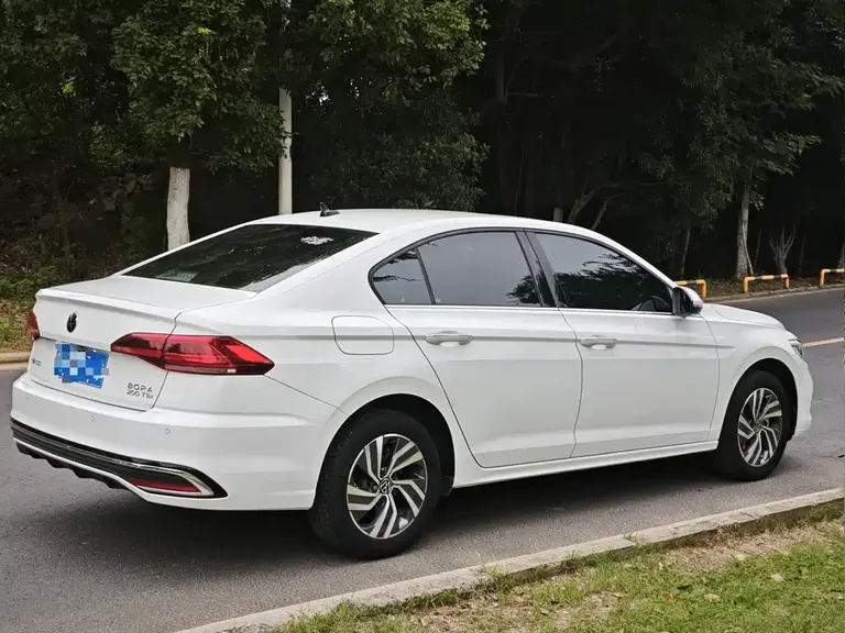 Volkswagen Bora 200 TSI DSG Joy Travel