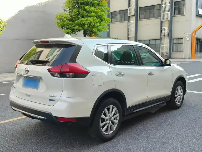 Nissan X-Trail 2.0 L CVT Comfort 2 WD