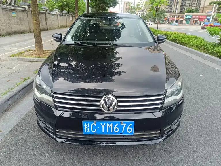 Volkswagen Bora 1.6 L Auto Fashion
