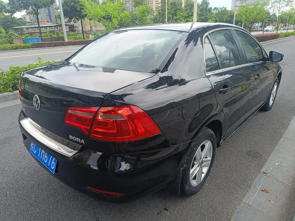 Bora 1.6 L Auto Fashion