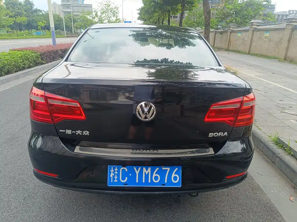 Bora 1.6 L Auto Fashion