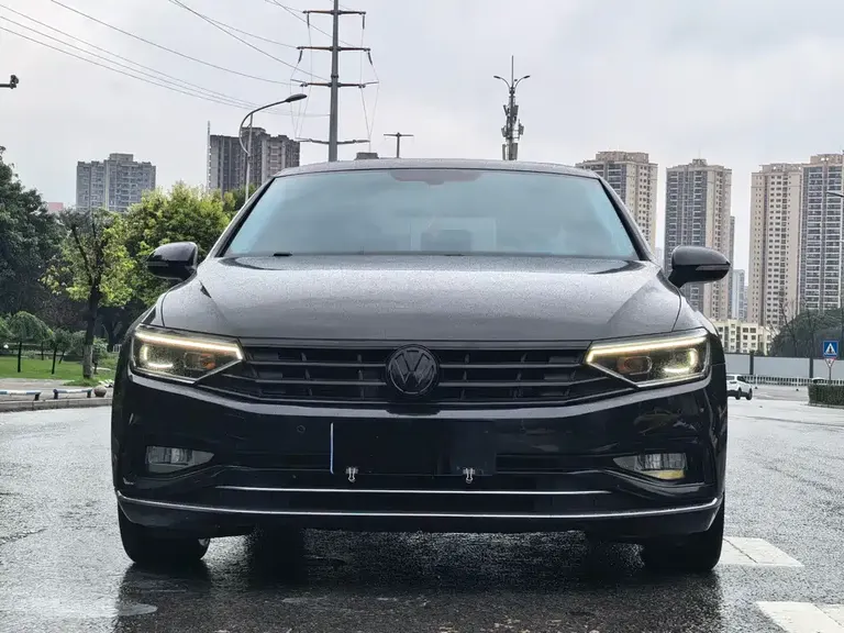 Volkswagen Magotan 330 TSI DSG Luxury
