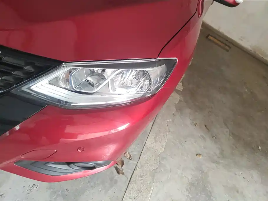 Tiida 1.6 L CVT Smart Travel