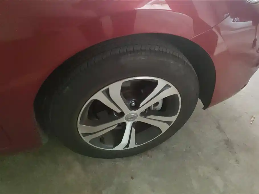 Tiida 1.6 L CVT Smart Travel