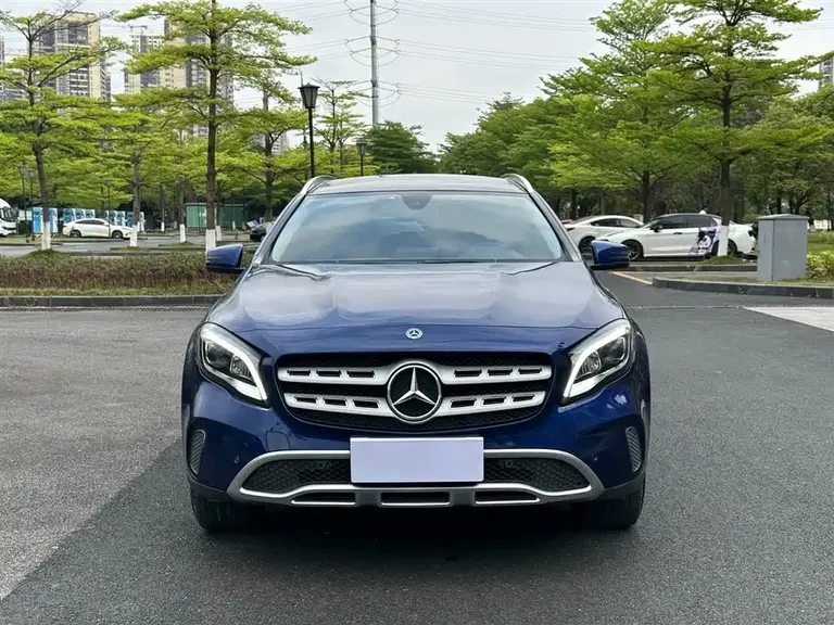 Mercedes-Benz GLA GLA 200 Fashion