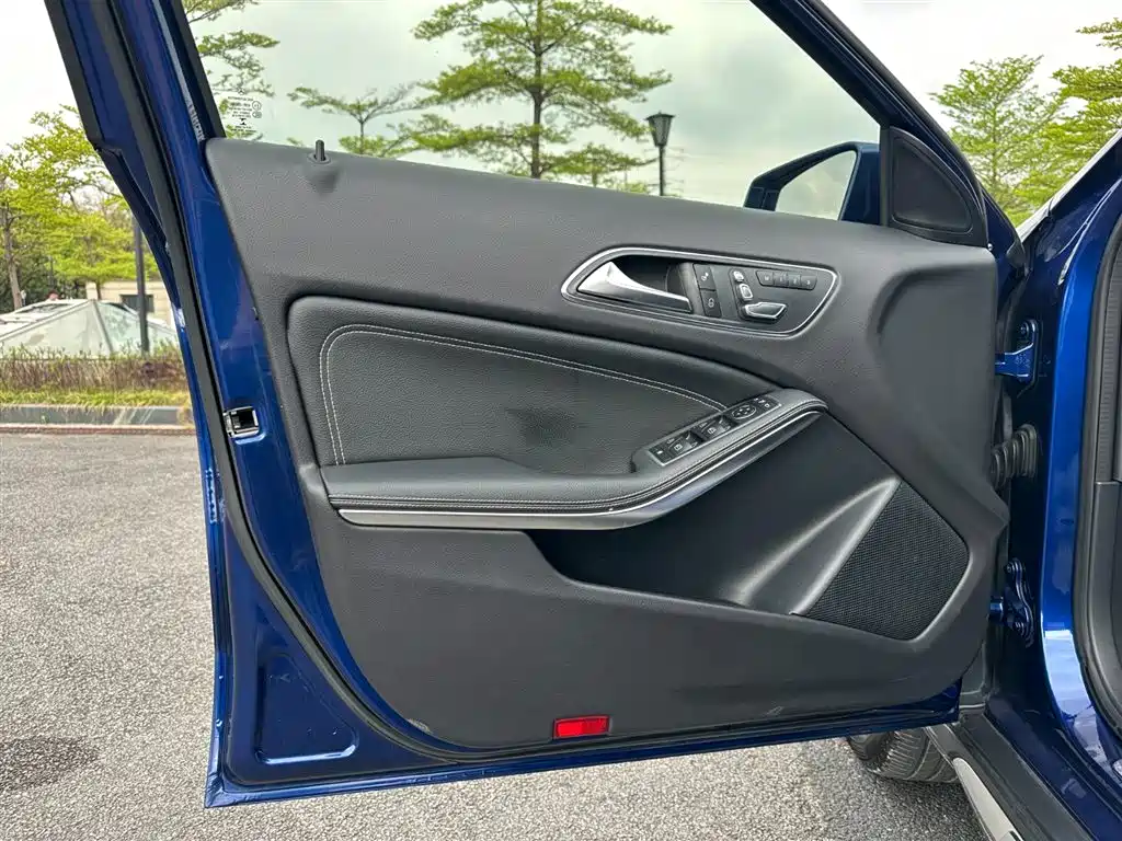 Mercedes-Benz GLA GLA 200 Fashion