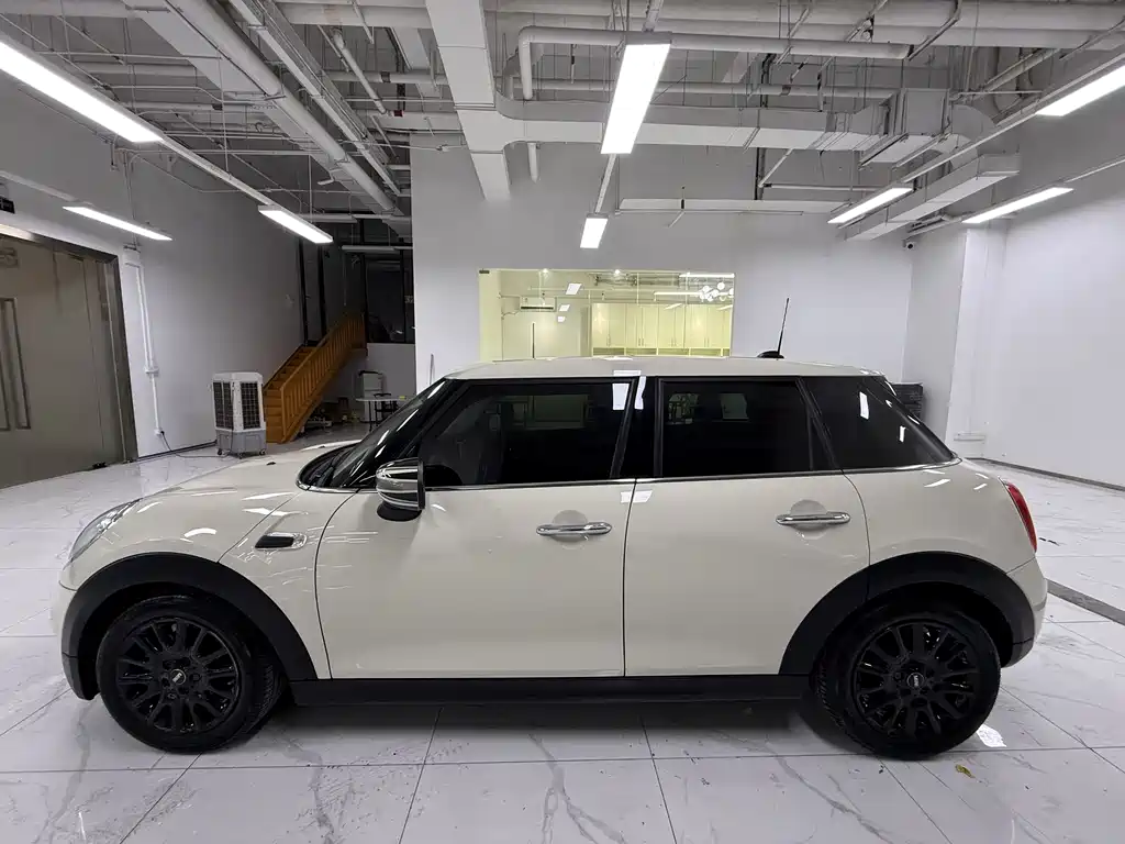 MINI 1.5 T ONE 5-door