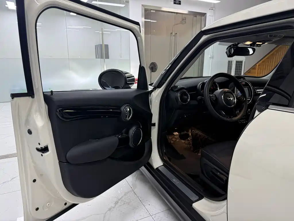 MINI 1.5 T ONE 5-door