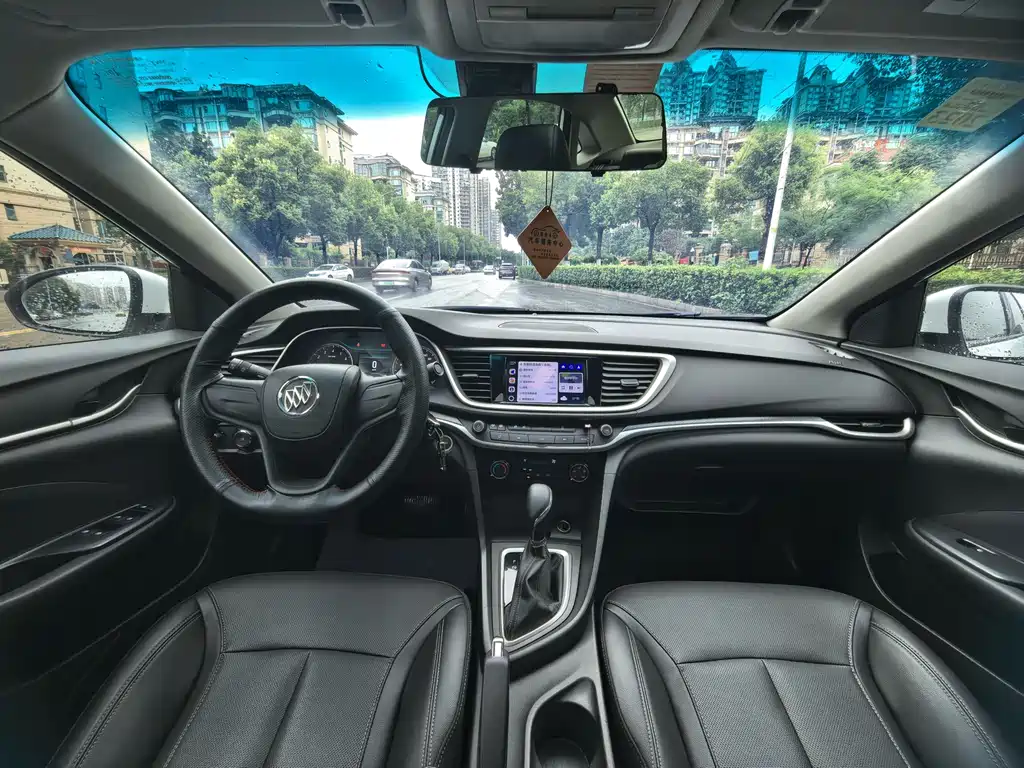 Excelle GT 1.3 T Auto Light Hybrid Elite