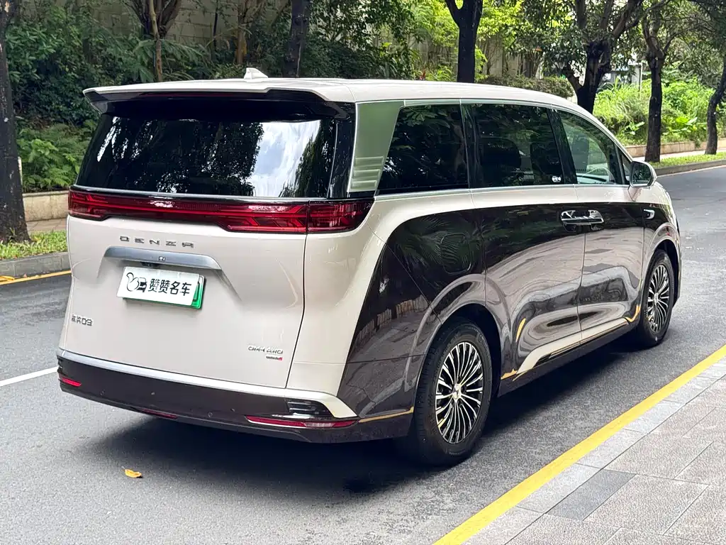 Denza D9 腾势D9 2025款 DM-i 四驱至尊型