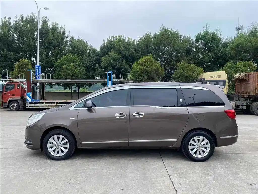 Buick GL8 25 S Distinguished CN-V