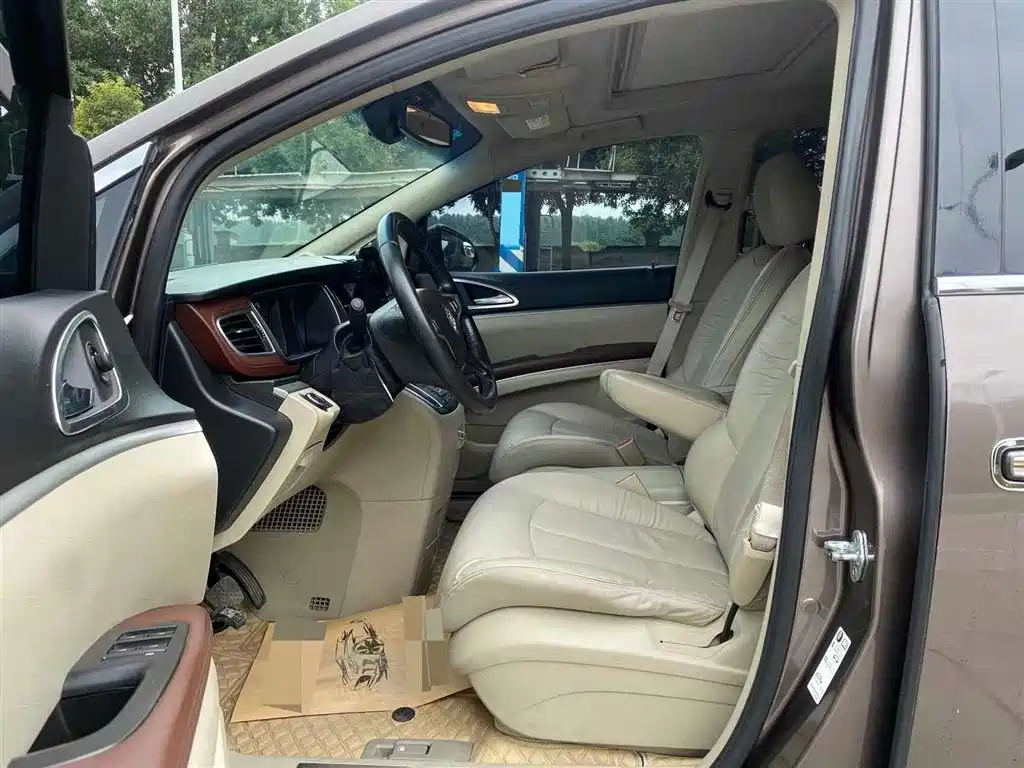 Buick GL8 25 S Distinguished CN-V