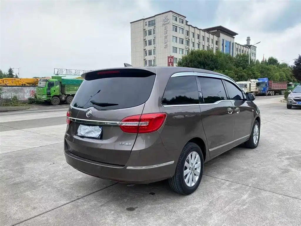 Buick GL8 25 S Distinguished CN-V