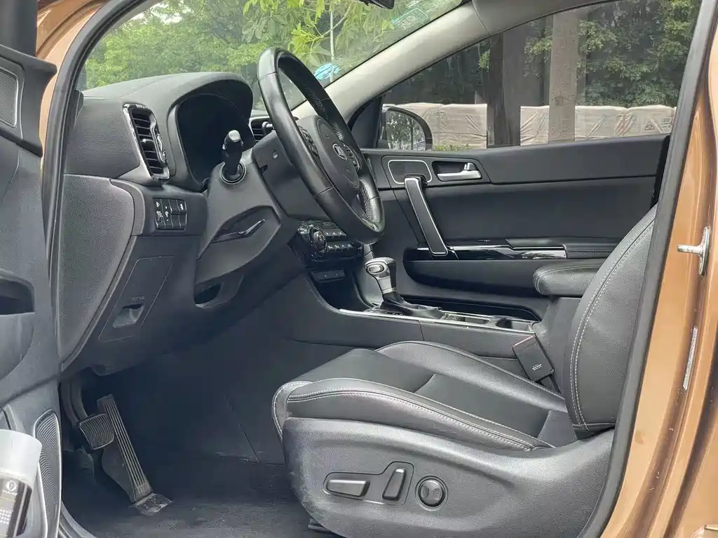 Kia KX5 起亚KX5 2016款 2.0 L 自动两驱Premium