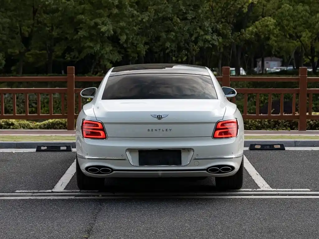Flying Spur V8 Edition 8