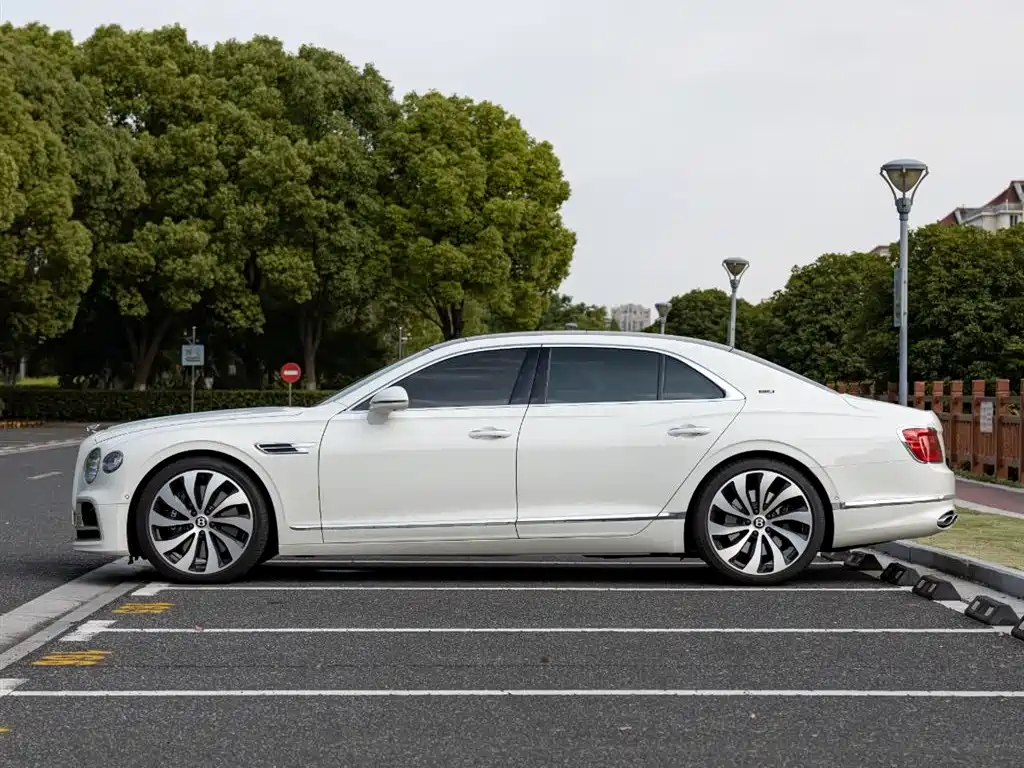 Flying Spur V8 Edition 8