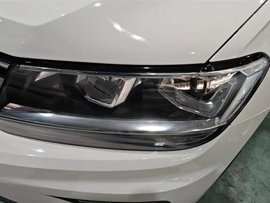 Tiguan L 380 TSI Auto 4 WD Smart Motion Luxury 7-seat CN-VI