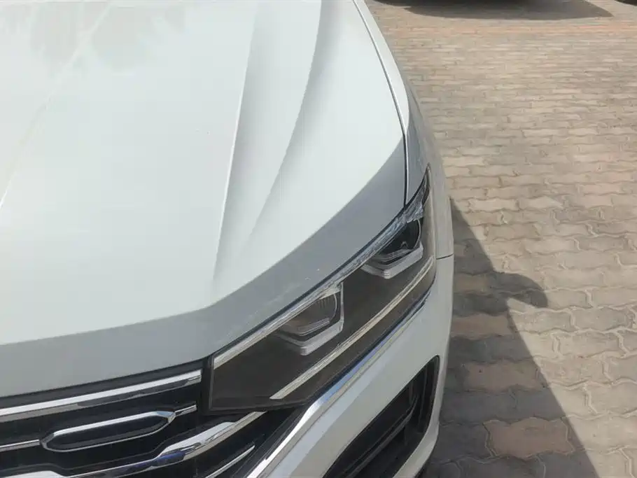Tayron 330 TSI 2 WD Luxury CN-VI