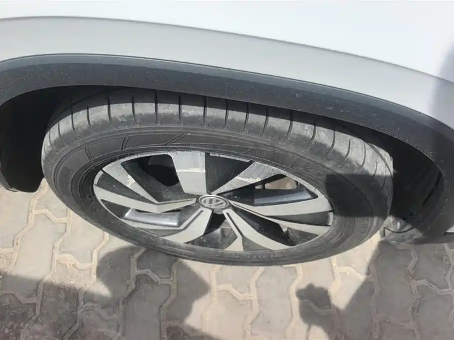 Tayron 330 TSI 2 WD Luxury CN-VI