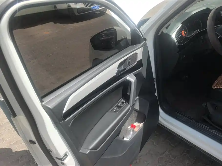 Tayron 330 TSI 2 WD Luxury CN-VI