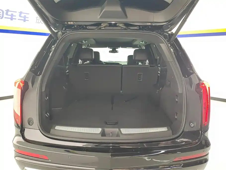 Cadillac XT6 凯迪拉克XT6 2020款 28 T 七座风尚型