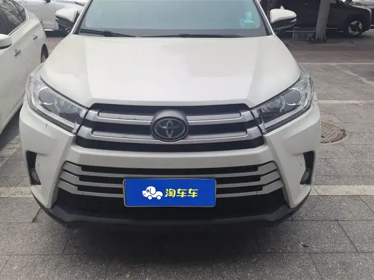 Toyota Highlander 2.0 T 4 WD Luxury 7-seat CN-VI