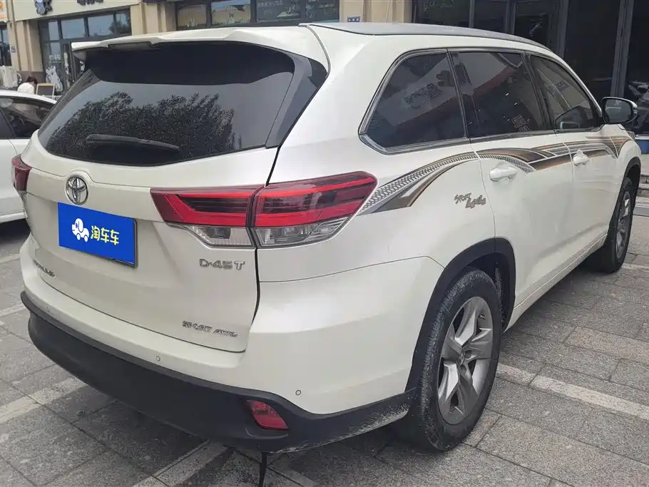 Highlander 2.0 T 4 WD Luxury 7-seat CN-VI