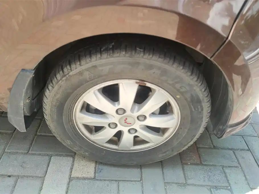 Wuling Hongguang 1.5 L Facelift S Comfort