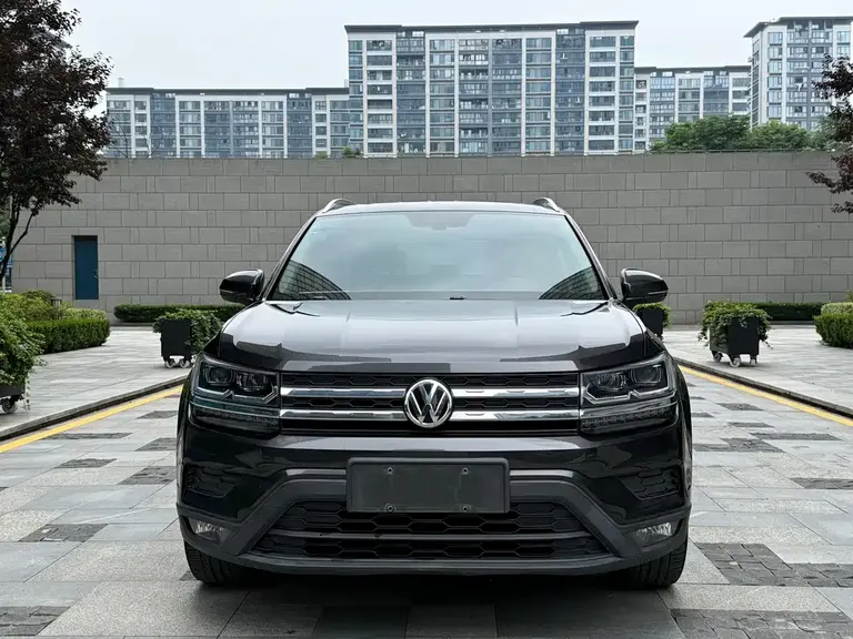 Volkswagen Tharu 280 TSI 2 WD Luxury CN-VI