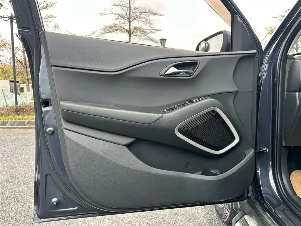 Hyundai ix35 2.0 L Auto 2 WD Brave · Smooth Enjoyment