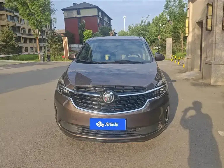Buick GL8 Land Official Cabin 652 T Luxury
