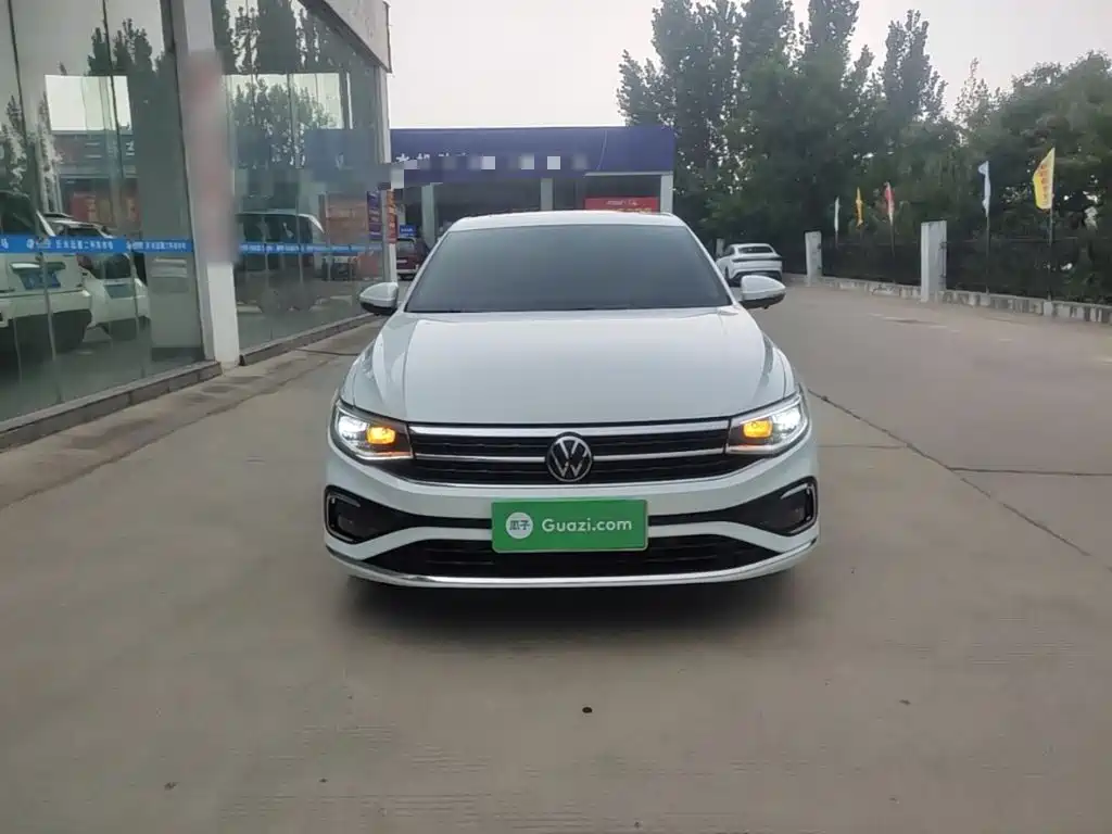 Bora 200 TSI DSG Smart Travel