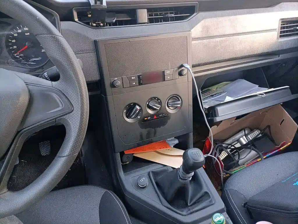 Wuling Hongguang PLUS 1.5 L Manual Standard 5-seat
