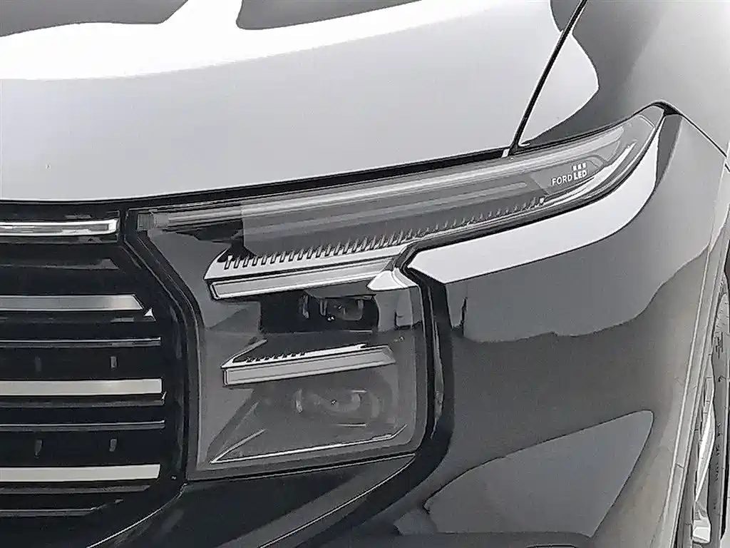 Edge Edge L 2.0 T EcoBoost E Hybrid 2 WD 7-seat Luxury