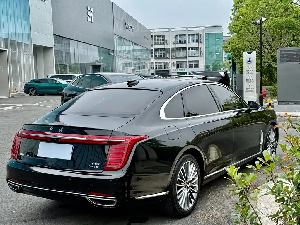 Hongqi H9 2.0 T Connected Flagship Enjoyment