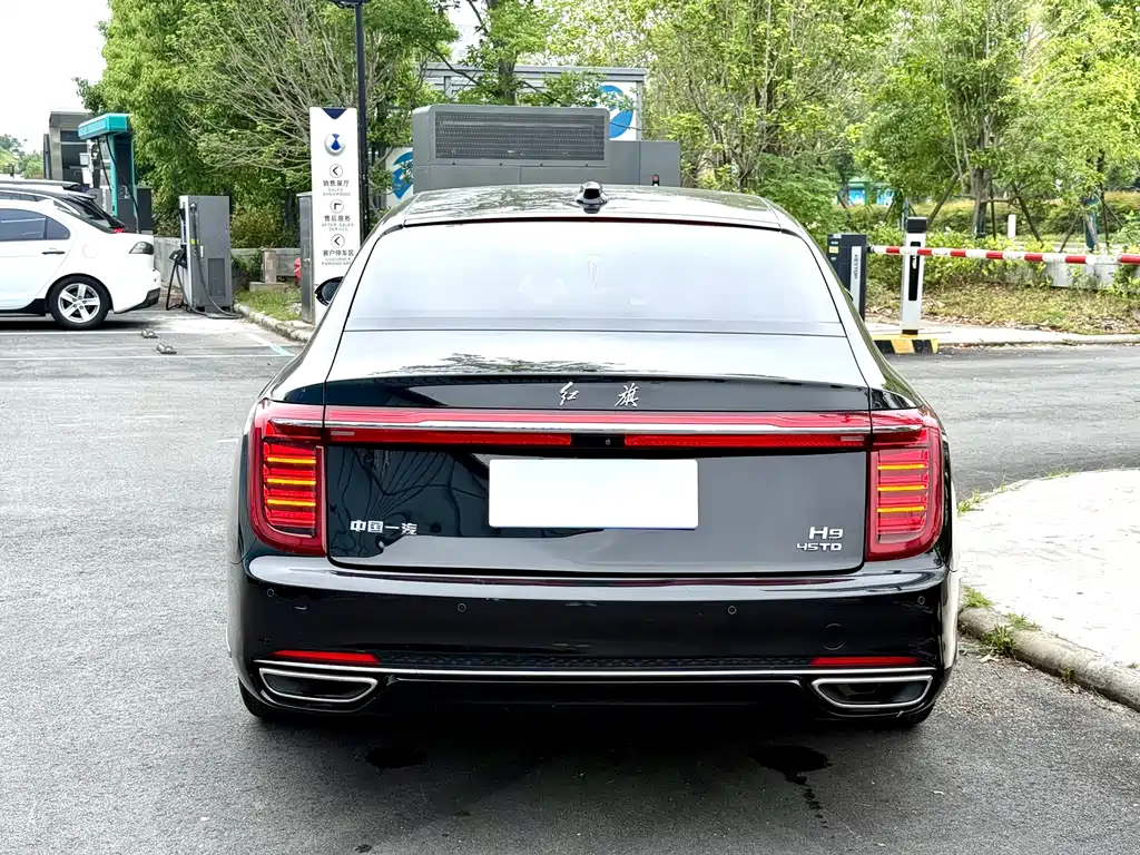 Hongqi H9 2.0 T Connected Flagship Enjoyment